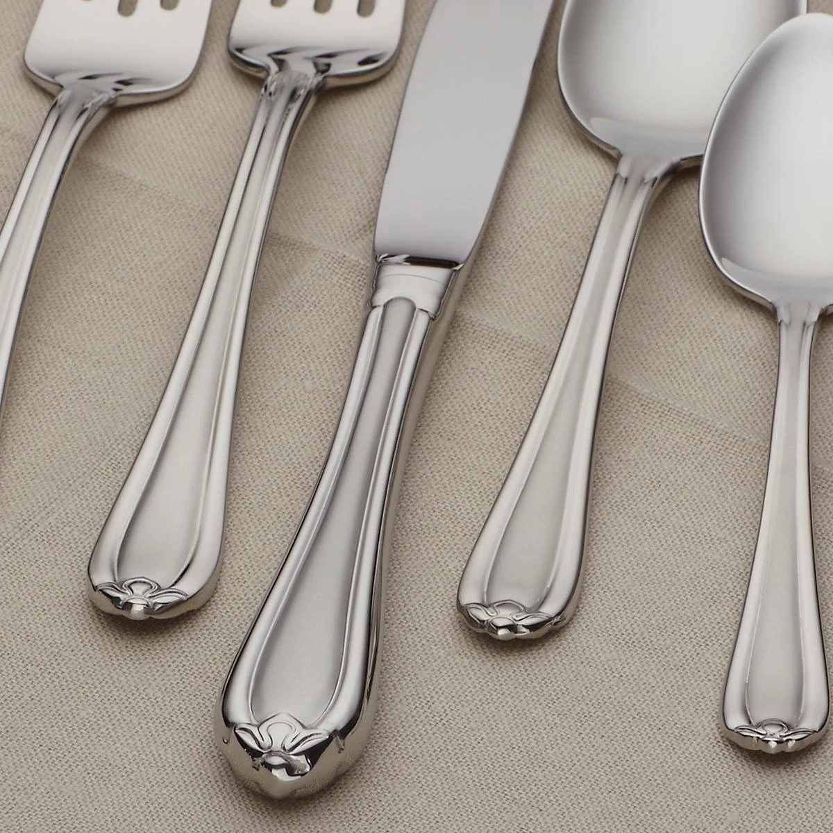 Gorham Melon Bud Frosted™ 5-piece Place Setting Flatware
