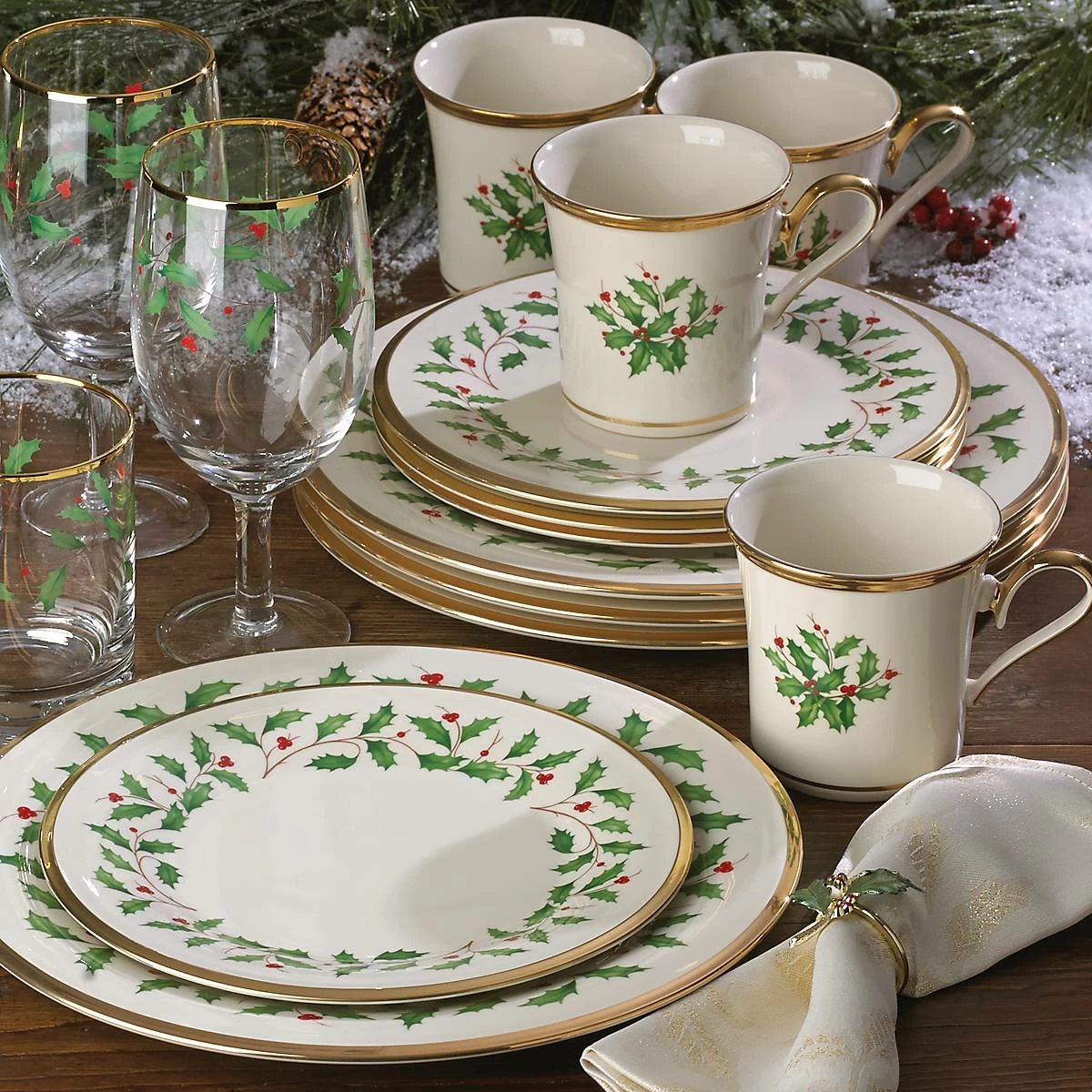 Lenox Dinnerware Holiday 12-Piece Plate & Mug Set