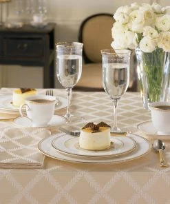 Lenox Laurel Leaf 70" X 104" Tablecloth