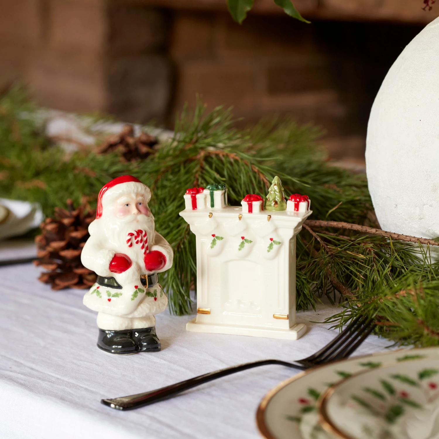 Lenox Dinnerware Holiday Santa & Fireplace Salt & Pepper