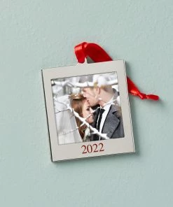 Lenox 2022 Metal Frame Charm Ornament Annuals