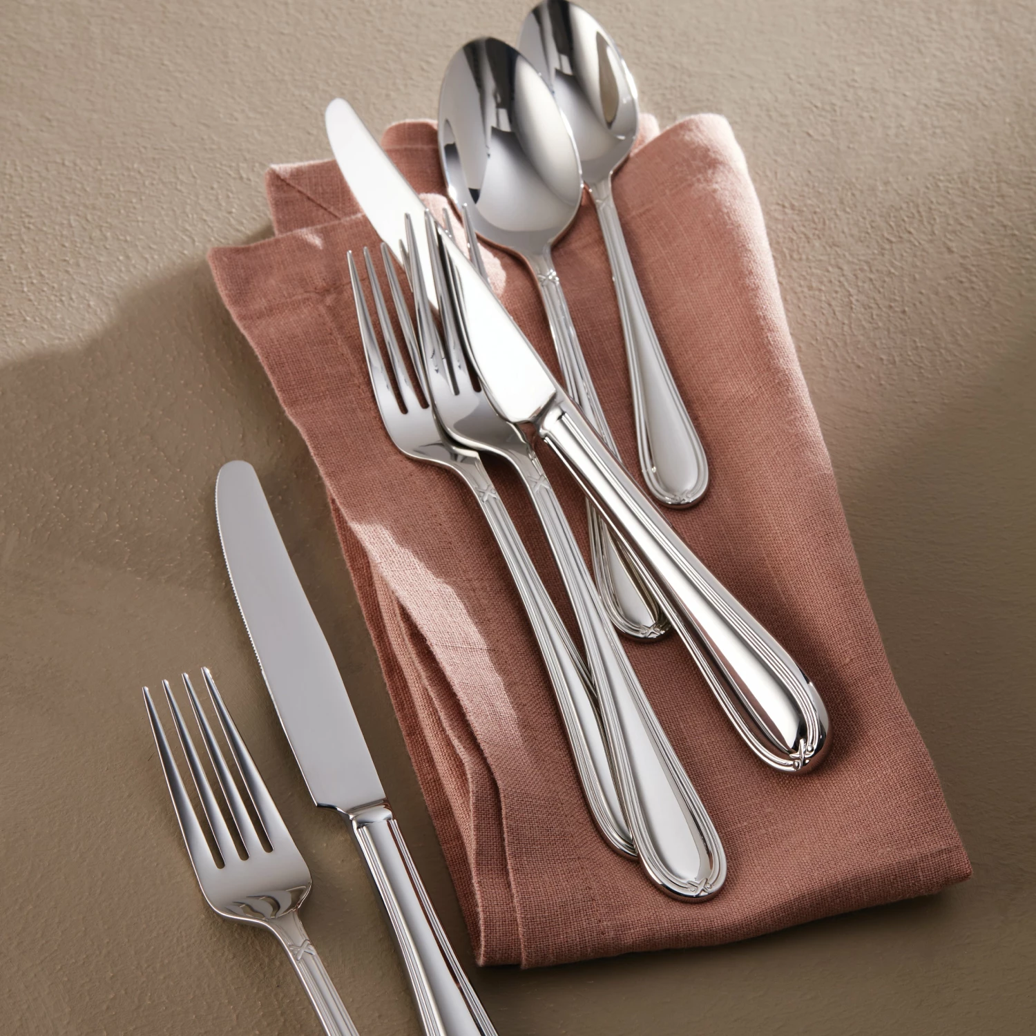 Lenox Ashbridge 80-Piece Flatware Set