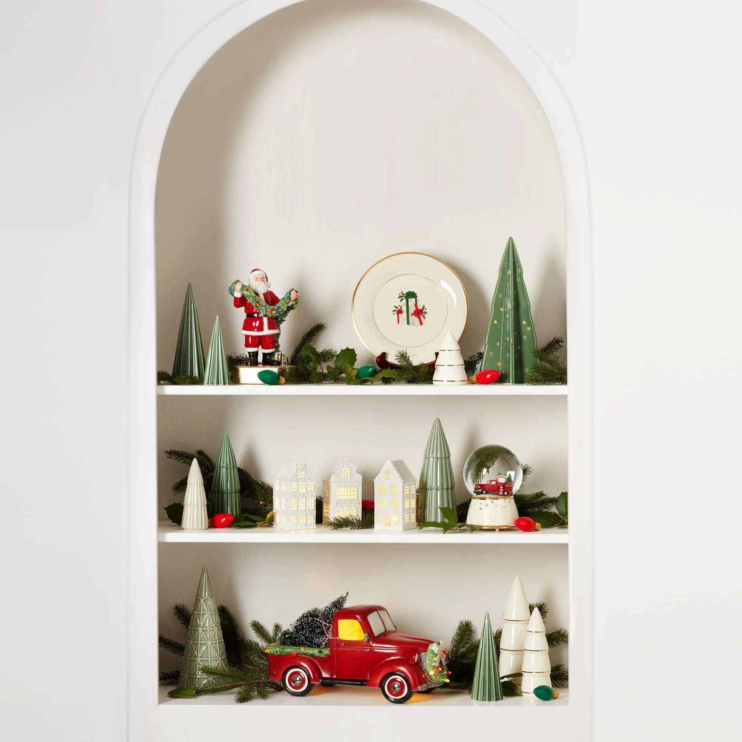 Lenox Décor Light-Up Wreath-Decorated House Figurine